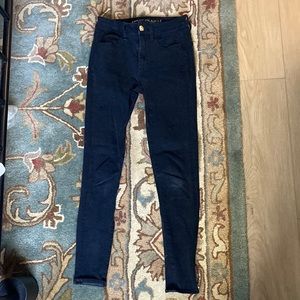 American Eagle Outfitters size 2 black Hi-Rise jeggings